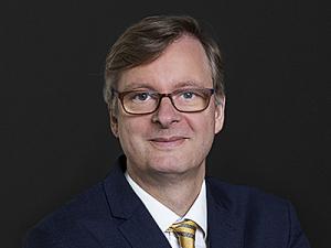 Peter Meyer, Simmons & Simmons, patent litigation, Bayer