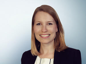 Nina Bayerl, Freshfields