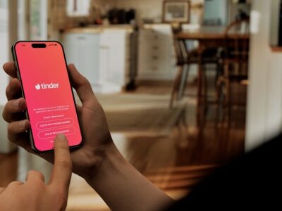 Tinder, Hoccer, MTCH, Match Group