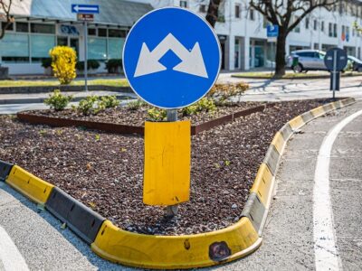 Traffic sign UPC