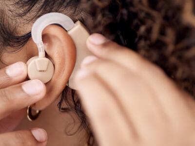 Cochlear implants, MED-EL, Advanced Bionics